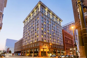 Magnolia Hotel